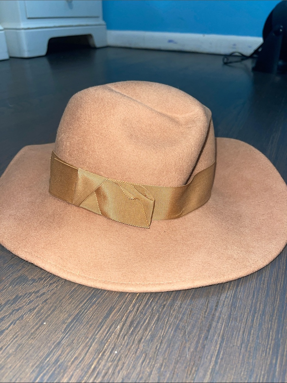Womens Wide Brim Felt Fedora Hat - Camel